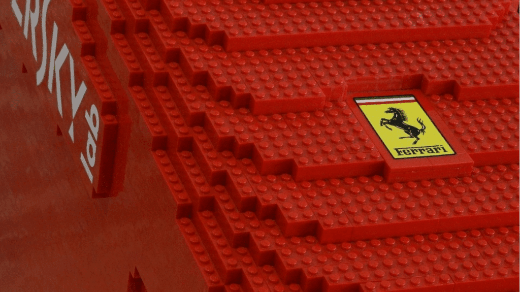 LEGO Ferrari SF 24 F1 Car Technic 42207 iconische racewagen!