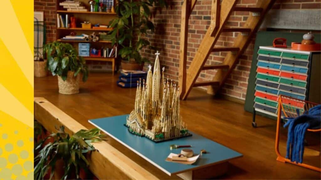 LEGO Architecture Sagrada Família 21065 als displaymodel in een woonkamer